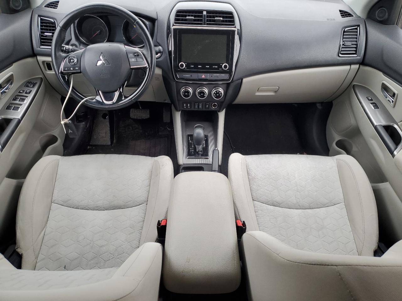 2021 Mitsubishi Outlander - Image 8