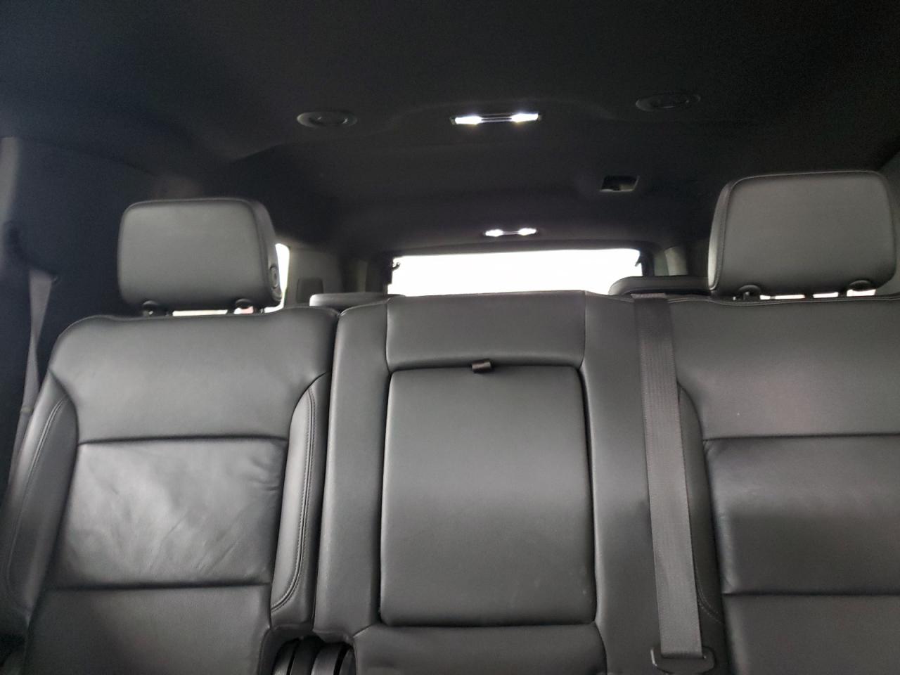 2022 Chevrolet Suburban - Image 10