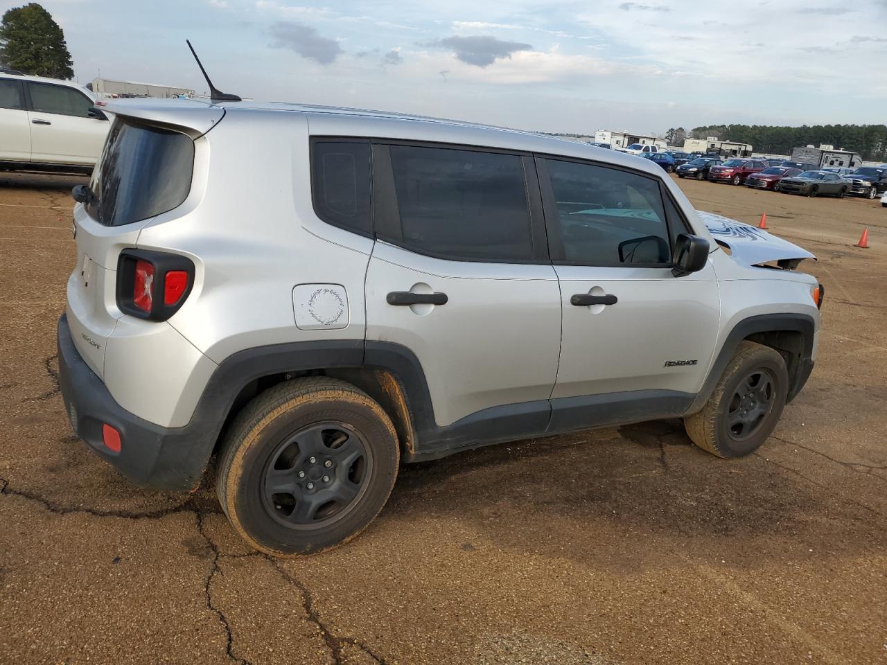2016 Jeep Renegade - Image 3
