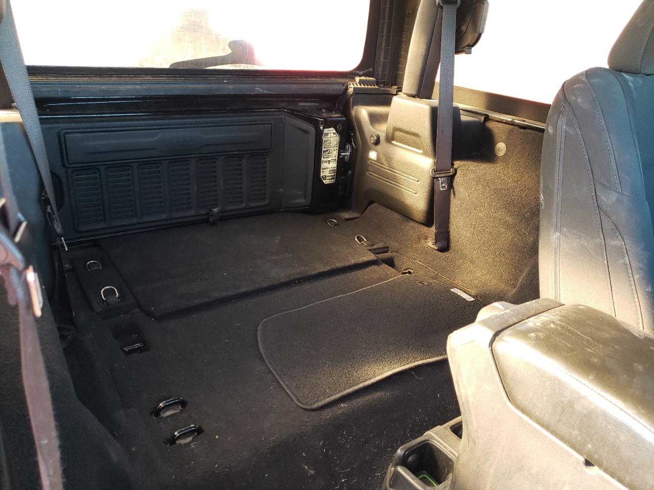 2018 Jeep Wrangler - Image 11