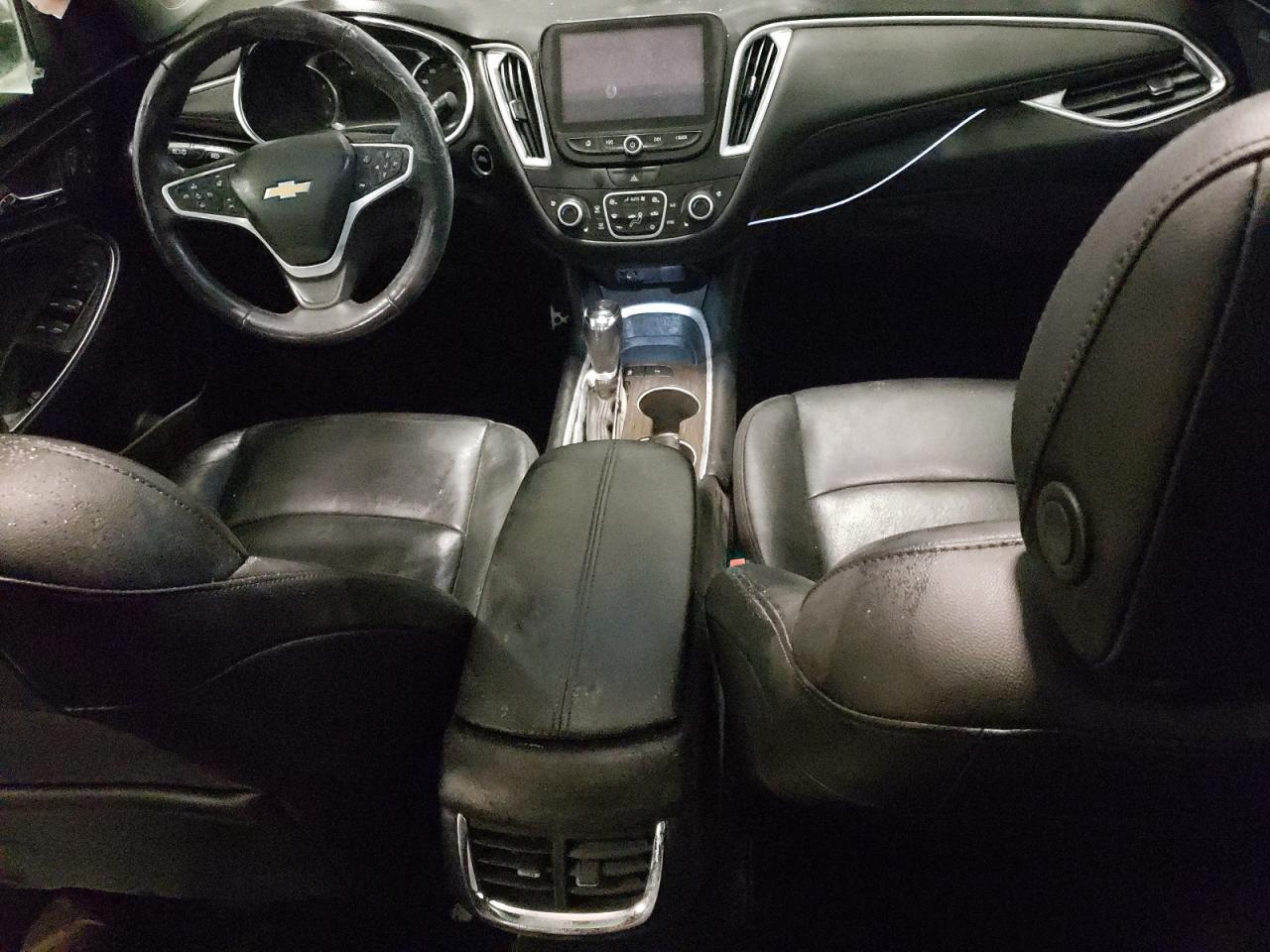 2017 Chevrolet Malibu - Image 8