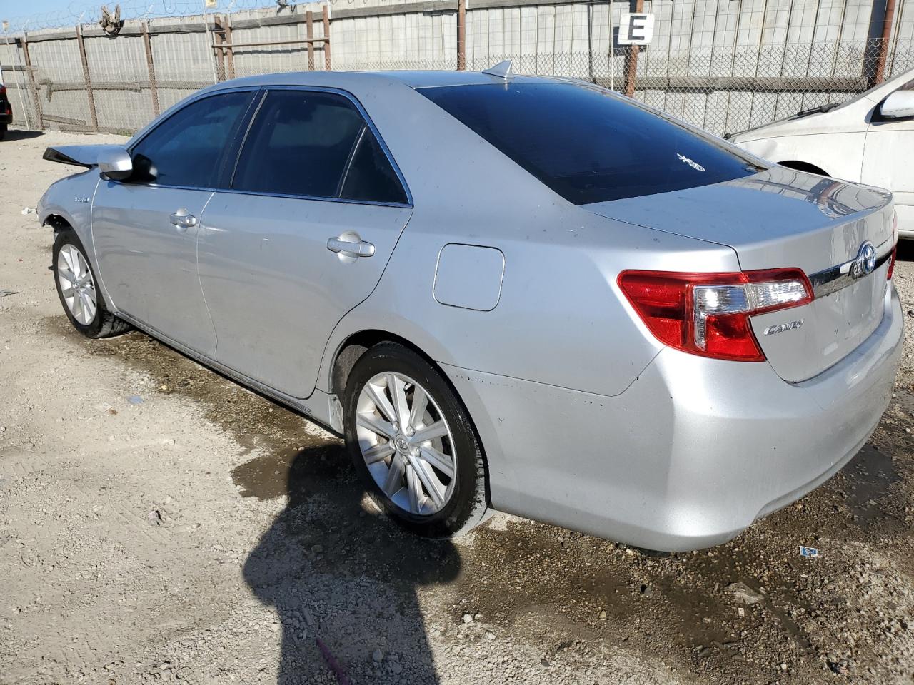 2014 Toyota Camry - Image 2