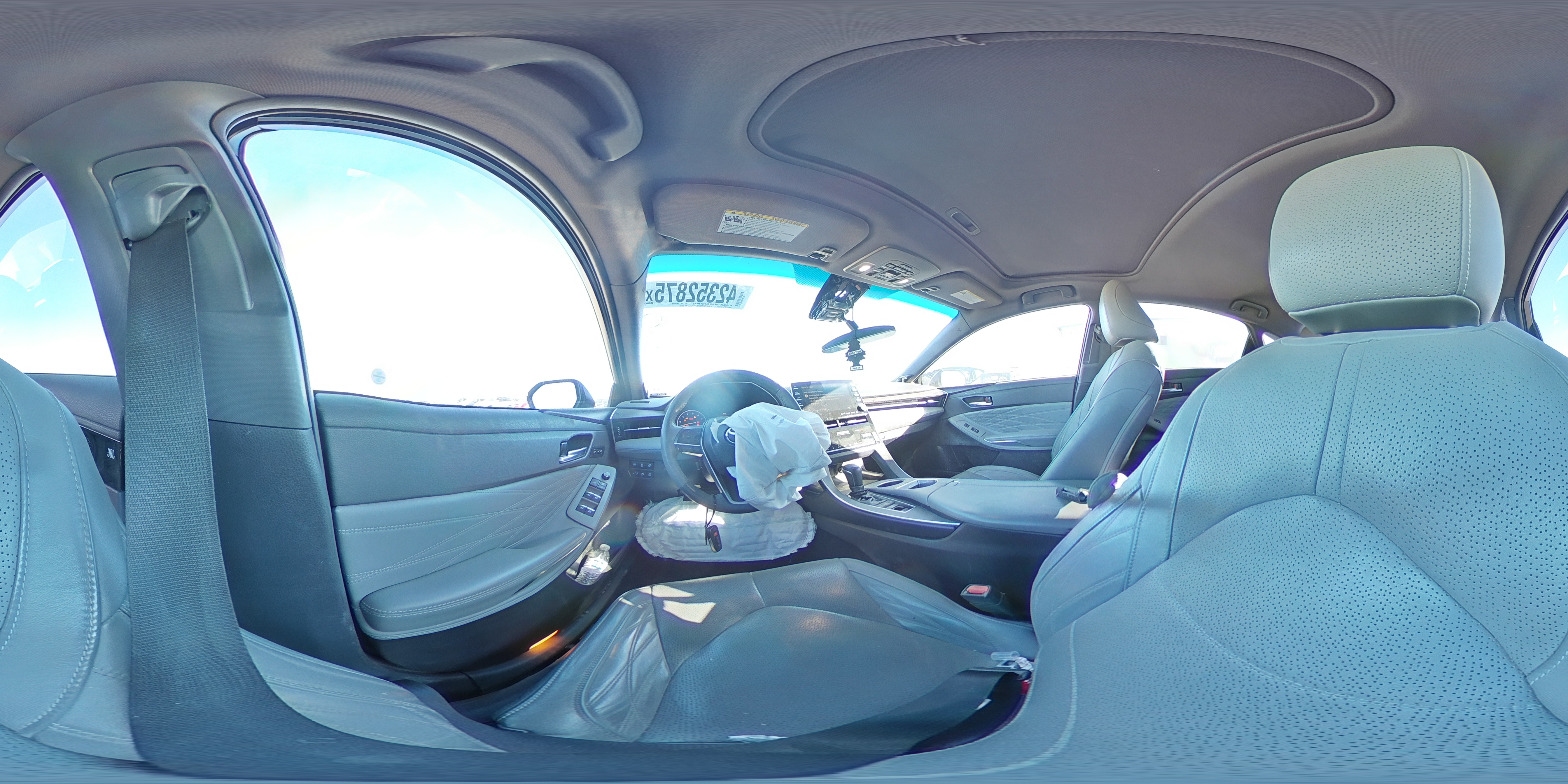2019 Toyota Avalon - Image 12
