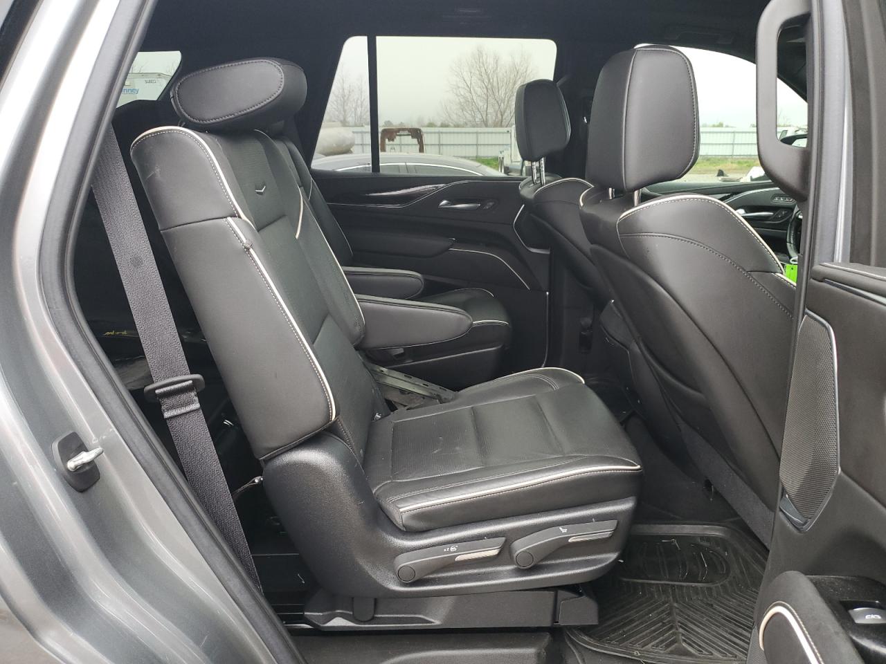 2021 Cadillac Escalade - Image 11