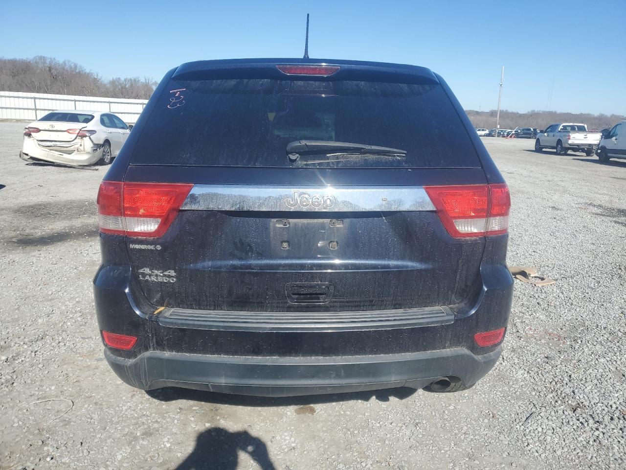 2011 Jeep Grand Cherokee - Image 6