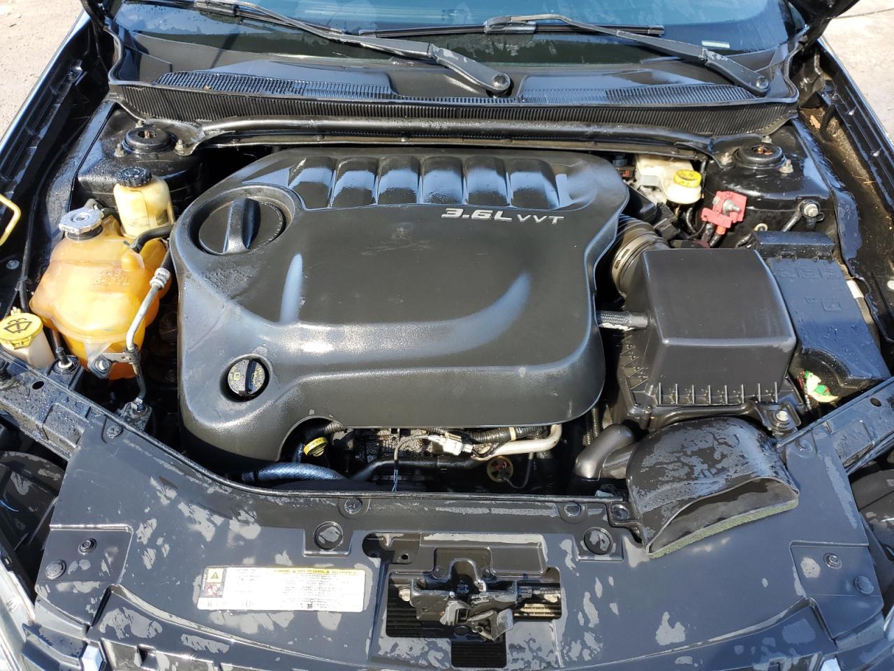 2012 Chrysler 200 - Image 11