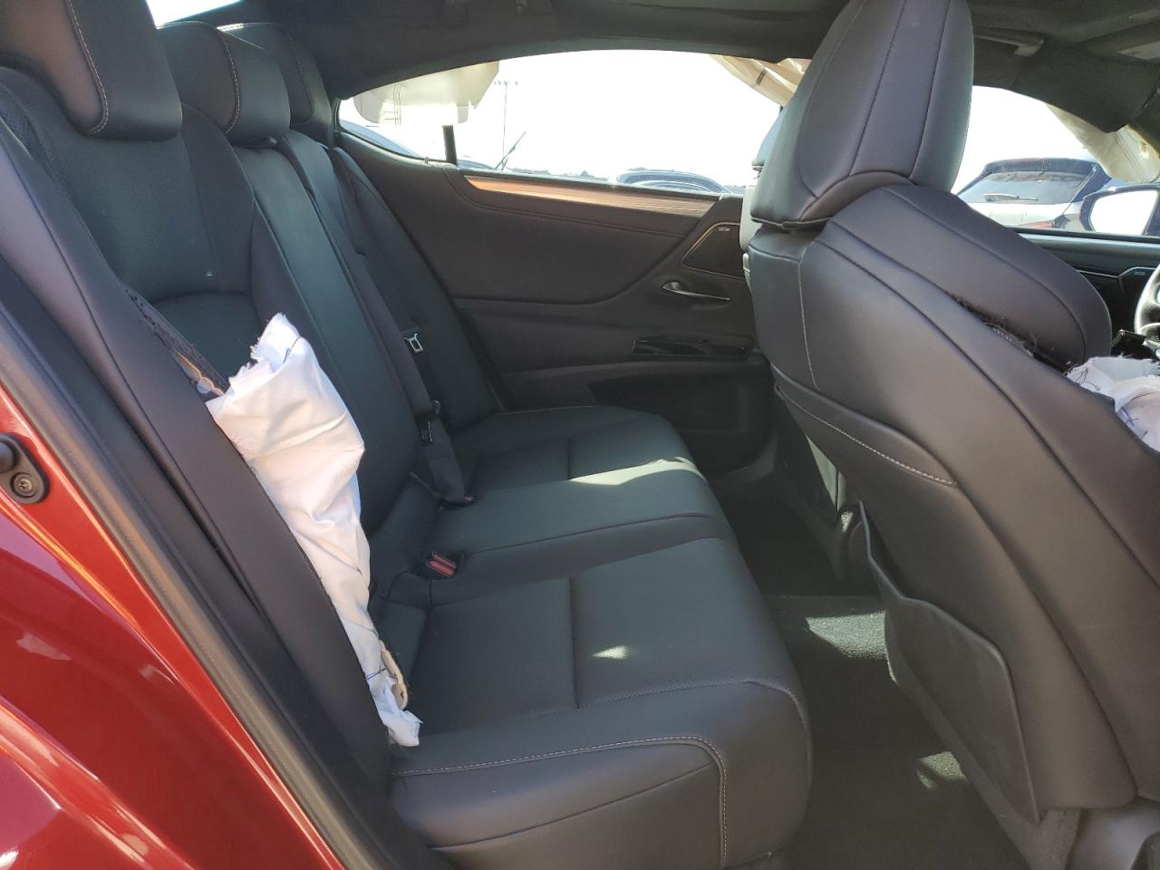 2022 Lexus ES - Image 10