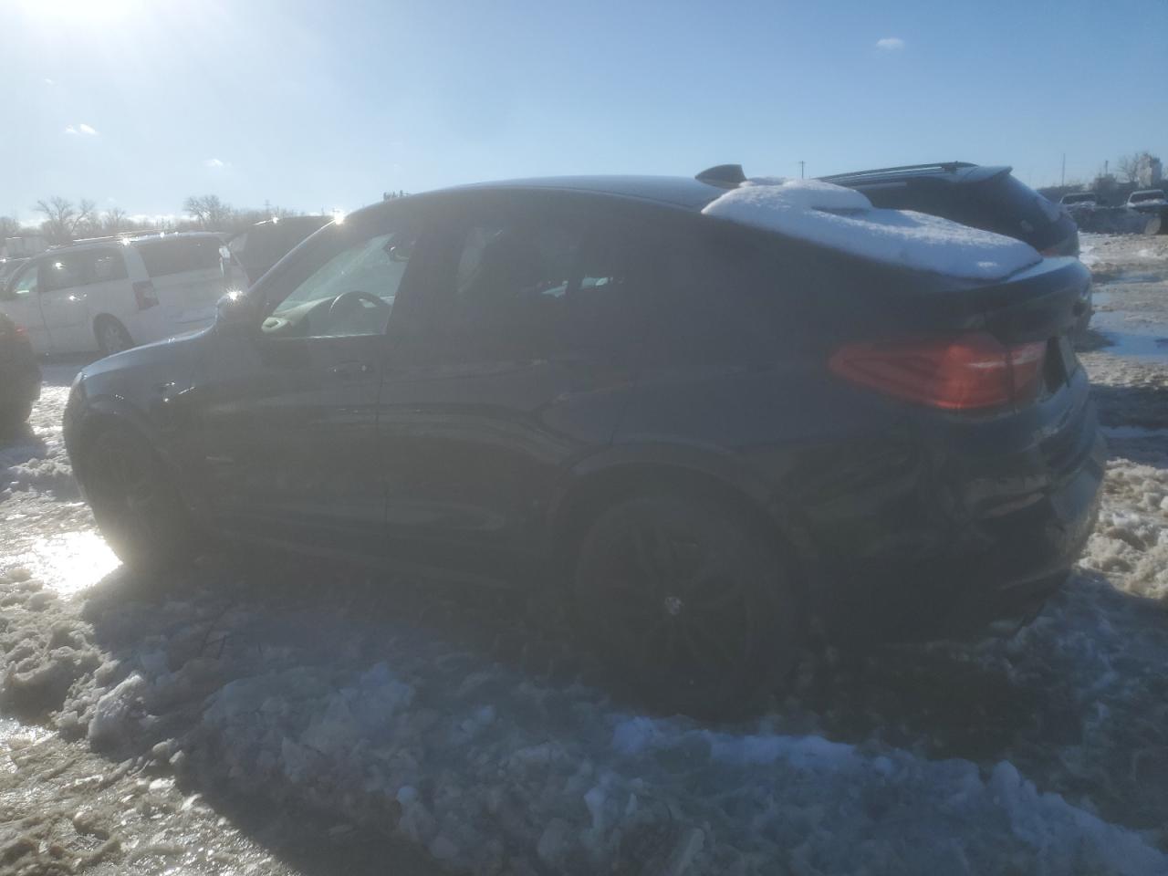 VIN 5UXXW3C51J0T83050 2018 BMW X4 no.2