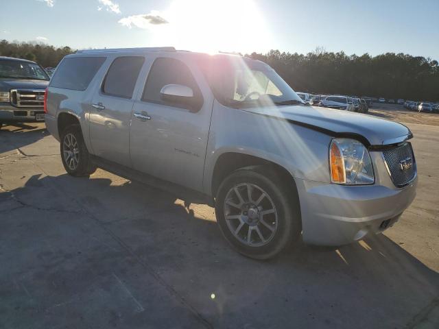 Parquets GMC YUKON 2013 Srebrny