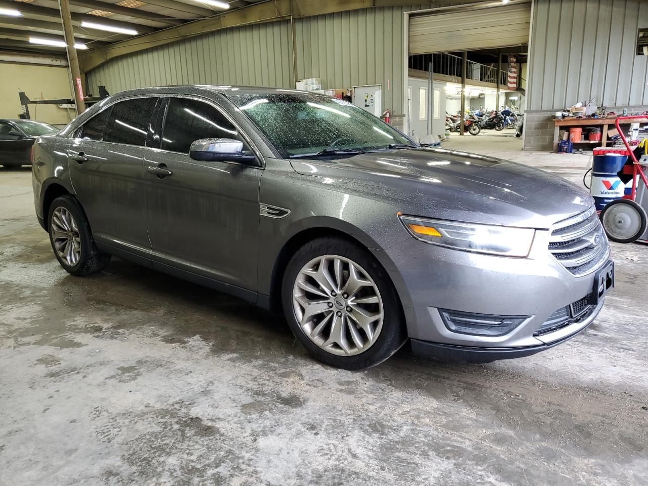 2014 Ford Taurus - Image 4