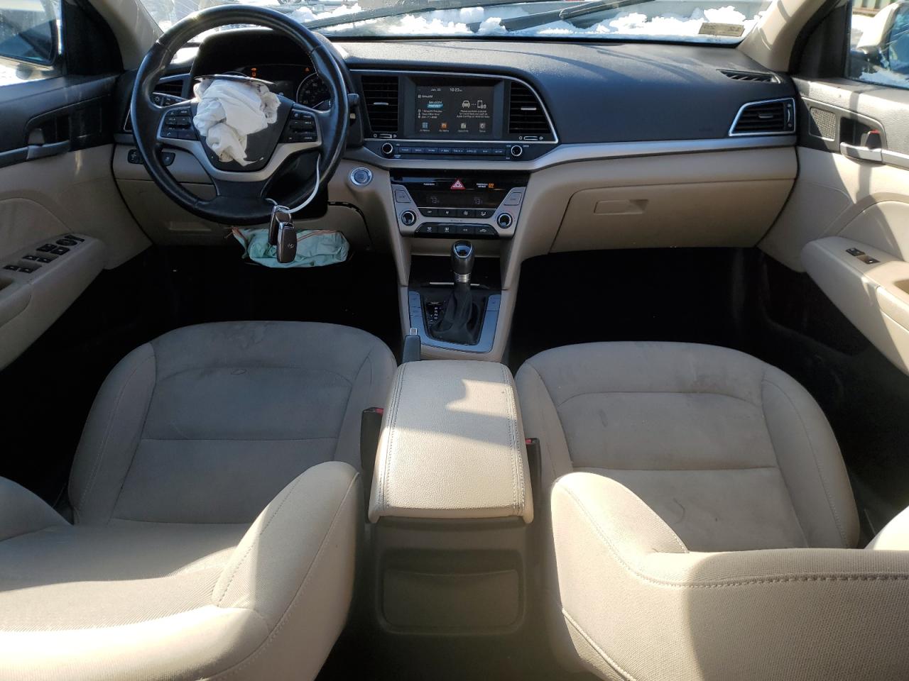 2017 Hyundai Elantra - Image 8
