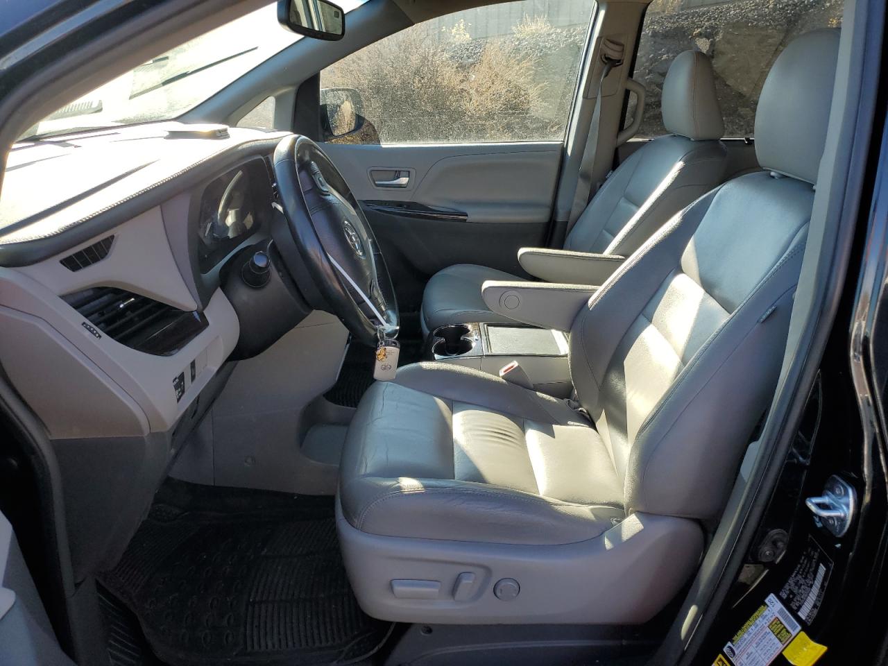 2016 Toyota Sienna - Image 7