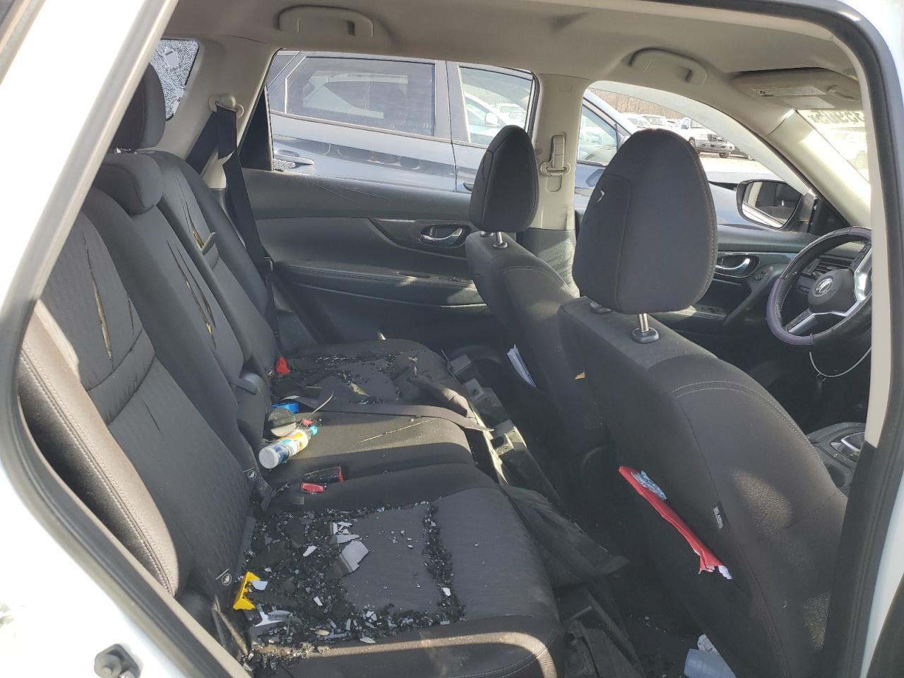 2018 Nissan Rogue - Image 11