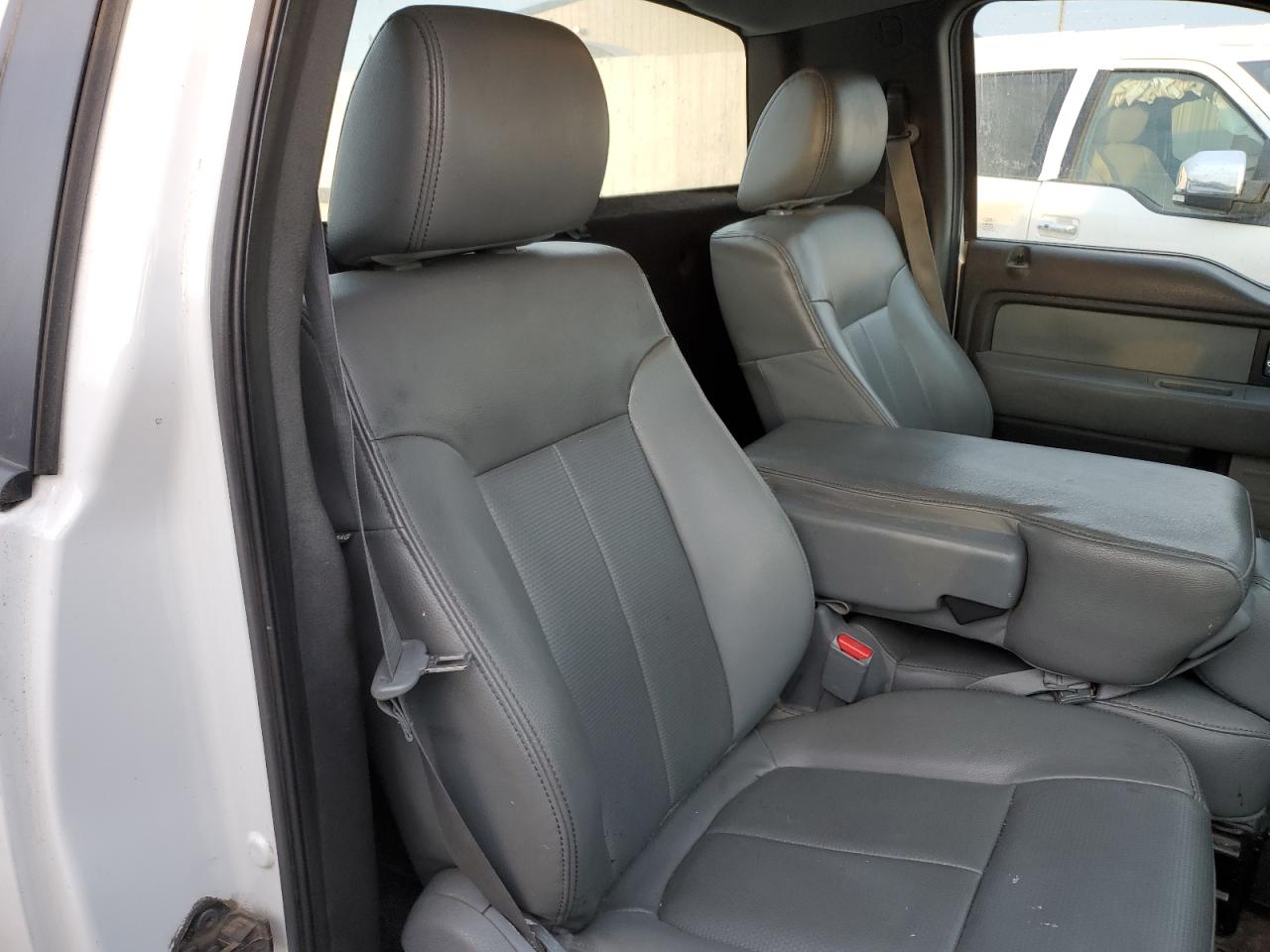 2013 Ford F-150 - Image 10