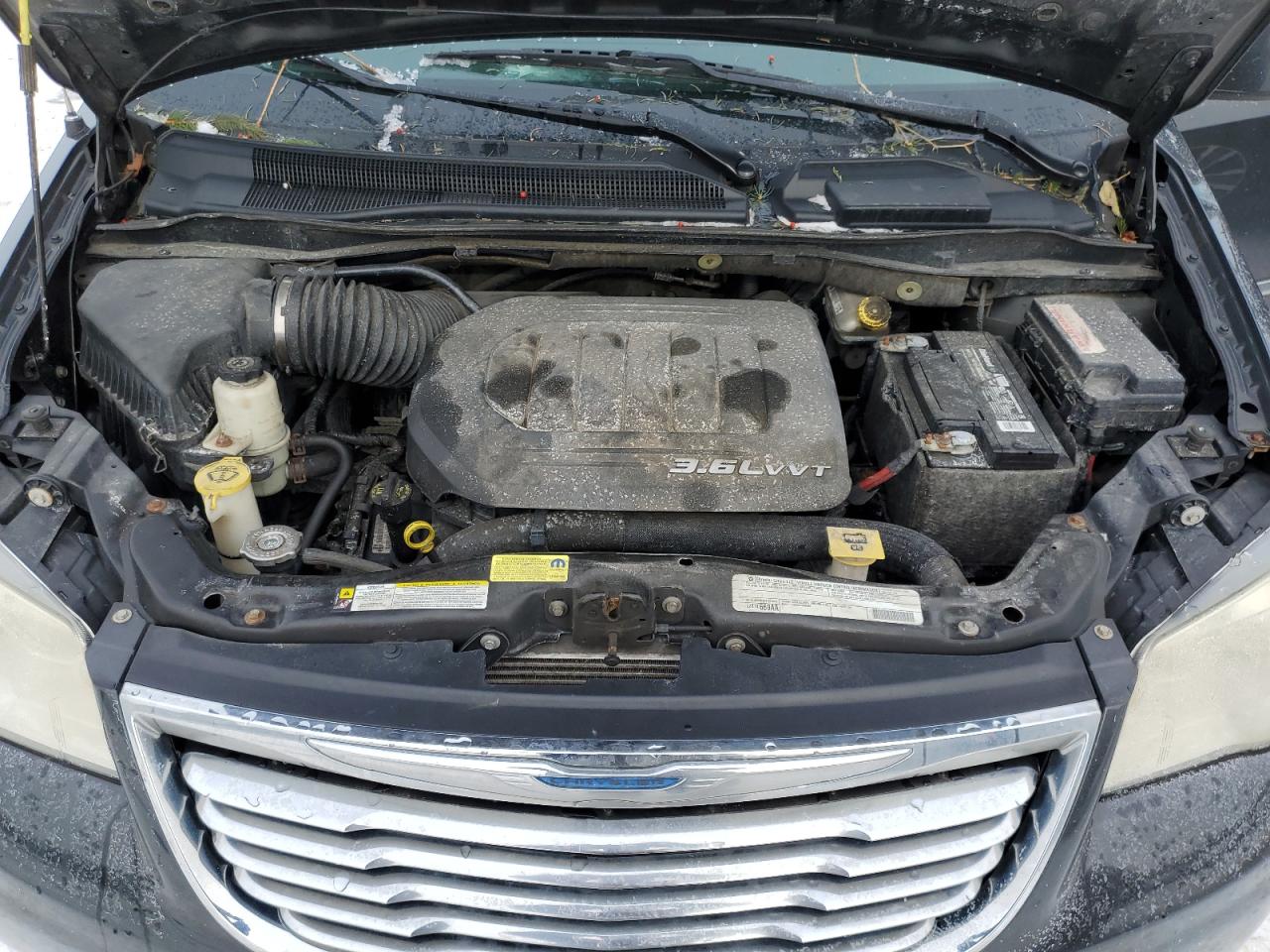 2012 Chrysler Town & Country - Image 12