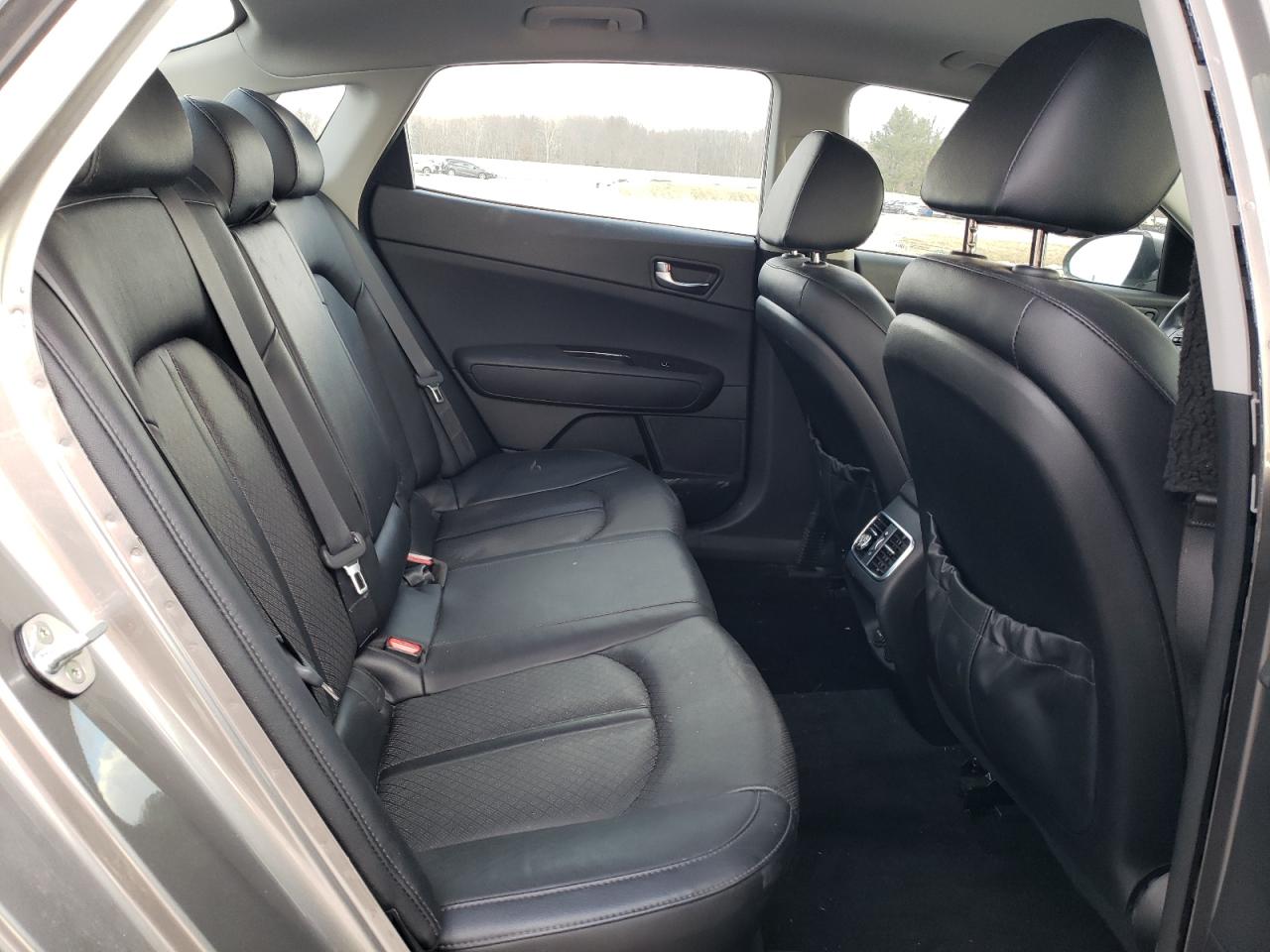 2018 Kia Optima - Image 10