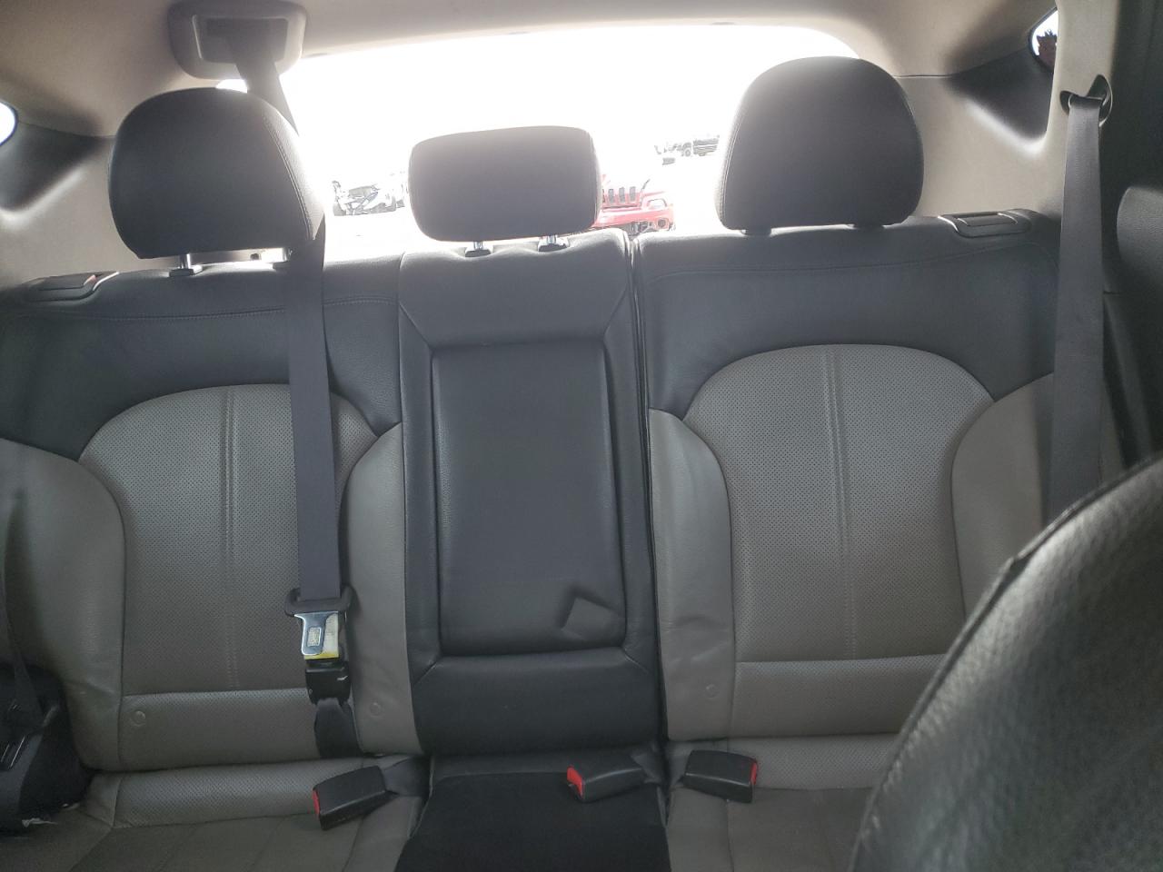 2010 Hyundai Tucson - Image 10