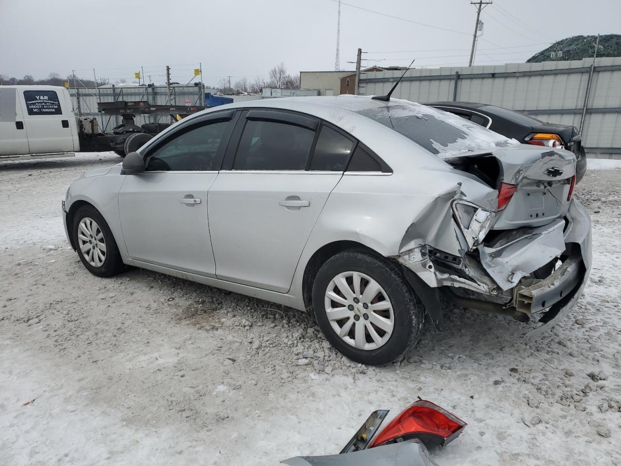 2011 Chevrolet Cruze - Image 2
