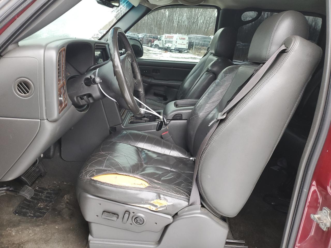 2004 Chevrolet Avalanche - Image 7