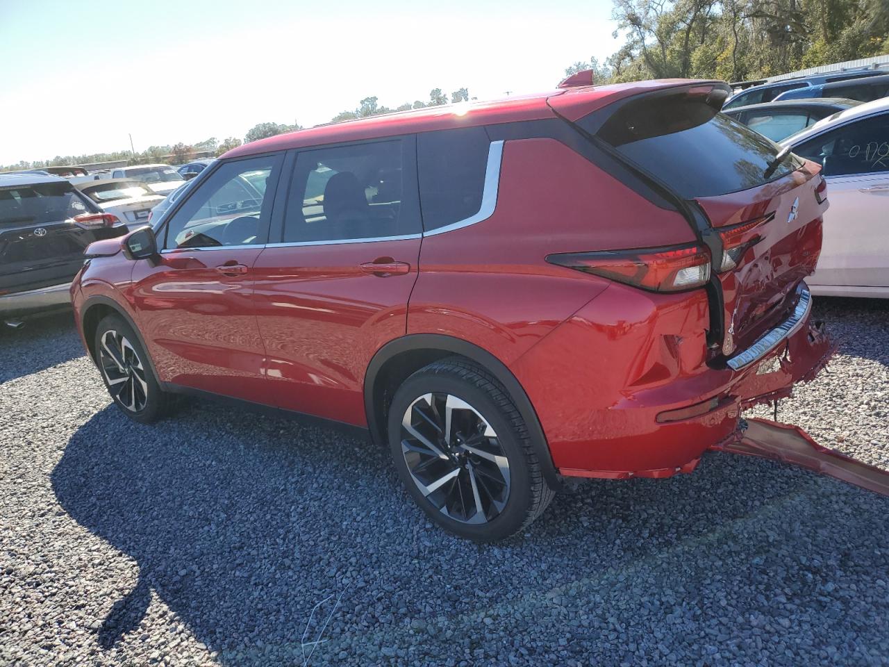 2024 Mitsubishi Outlander - Image 2