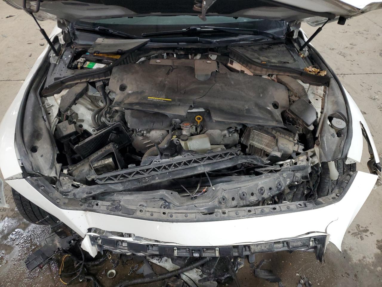 2015 Infiniti Q50 - Image 12