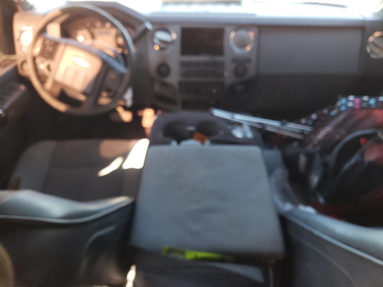 2011 Ford F250 - Image 8