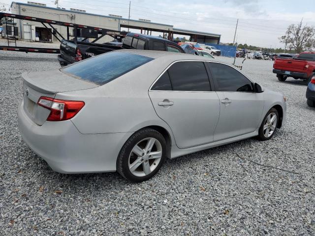  TOYOTA CAMRY 2014 Srebrny