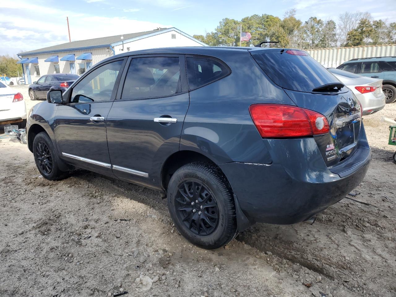 2014 Nissan Rogue - Image 2