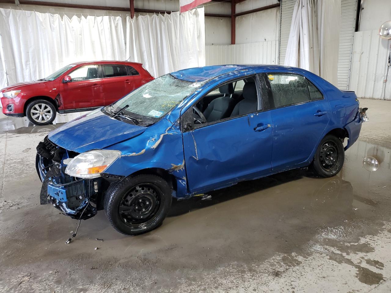 2009 Toyota Yaris - Image 1