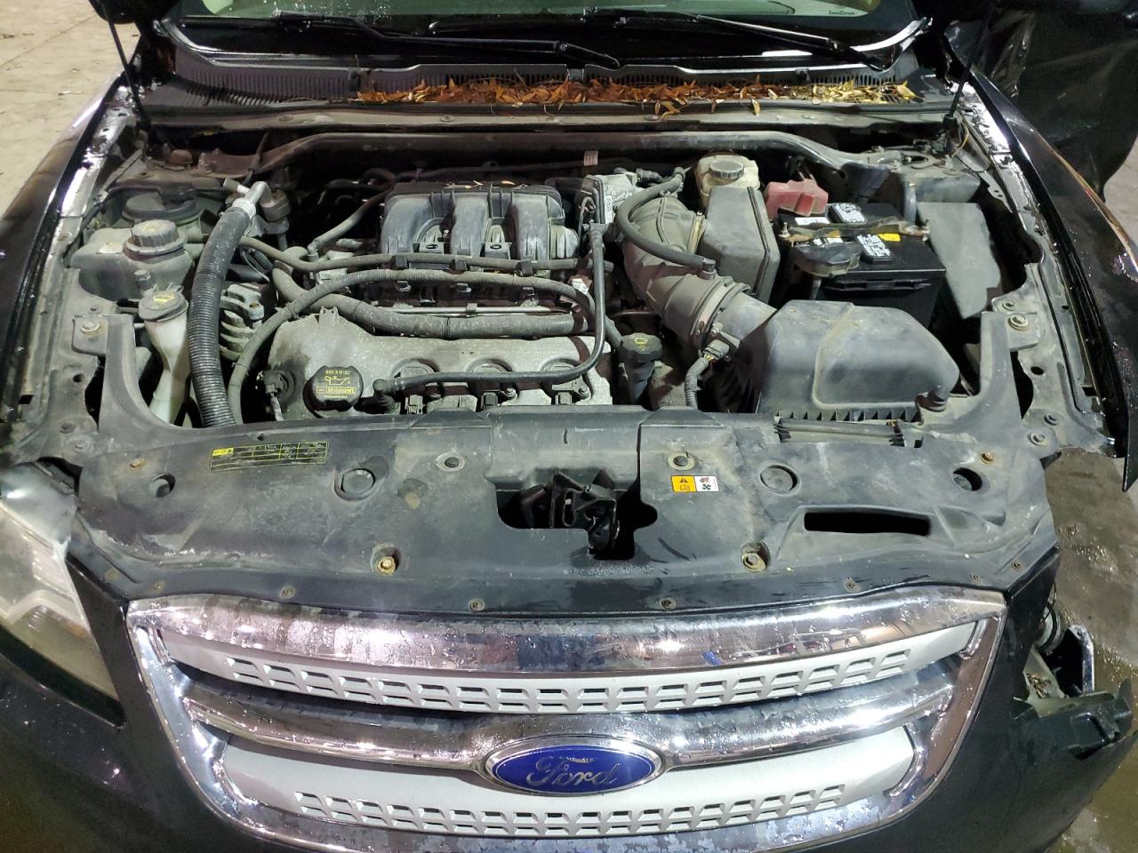 2010 Ford Taurus - Image 11