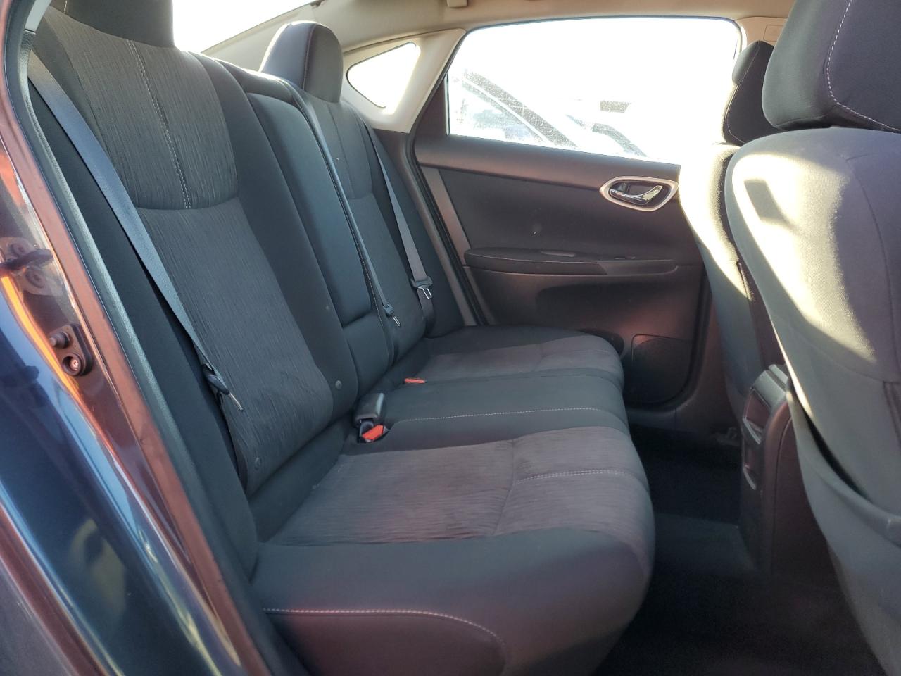 2015 Nissan Sentra - Image 10