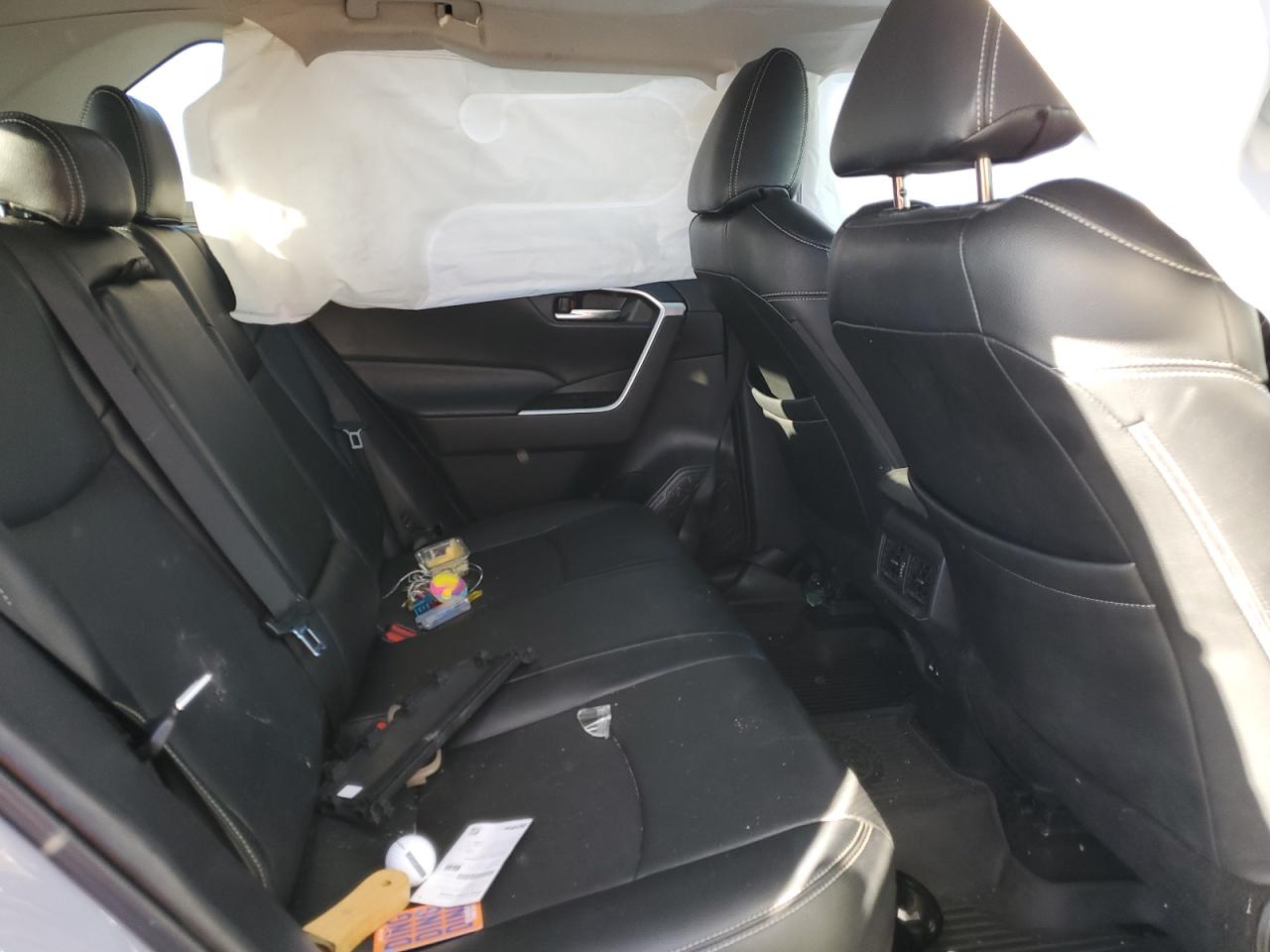 2021 Toyota RAV 4 - Image 11