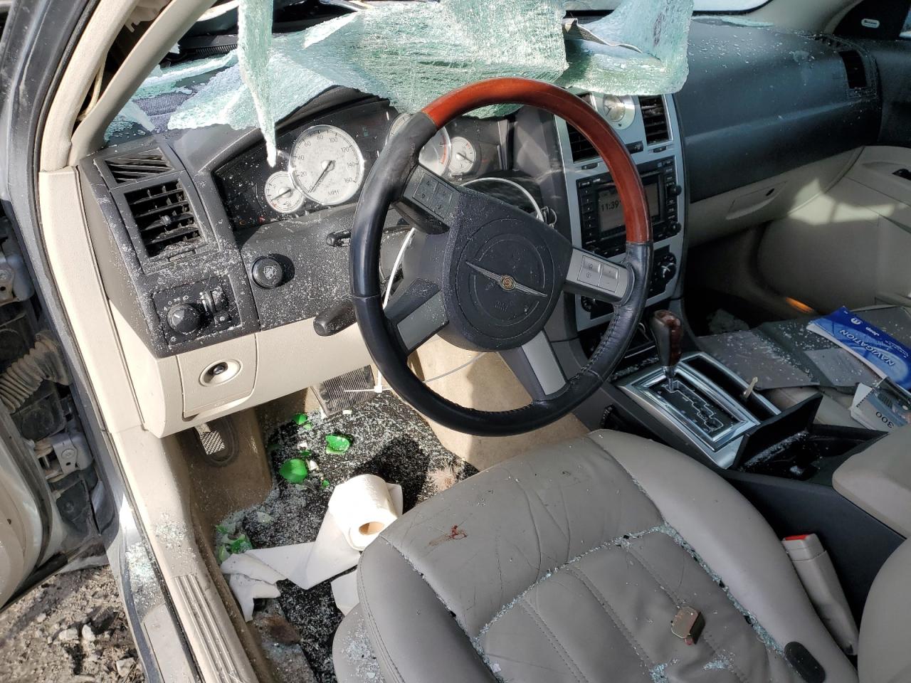2006 Chrysler 300 - Image 8
