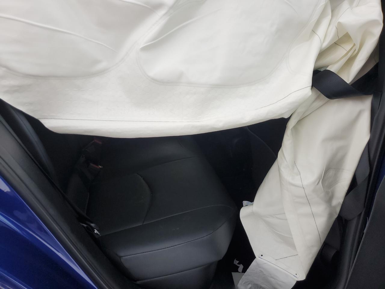 2017 Toyota Prius - Image 11