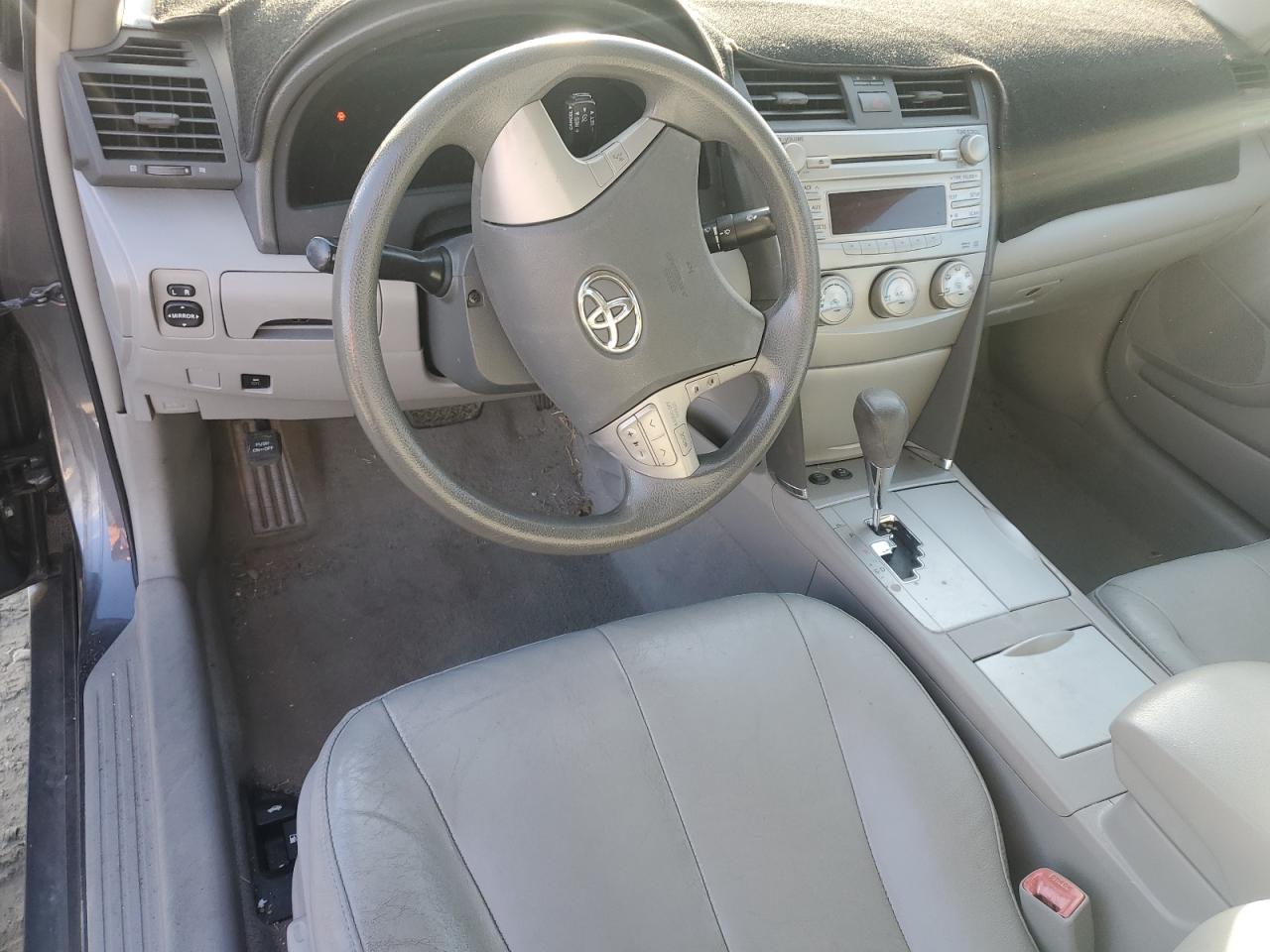 2010 Toyota Camry - Image 8