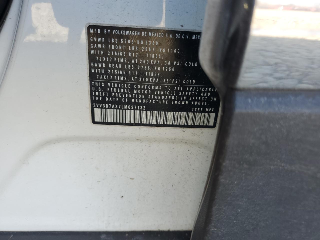 2020 Volkswagen Tiguan - Image 13