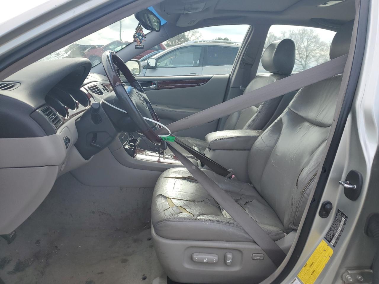 2004 Lexus ES - Image 7
