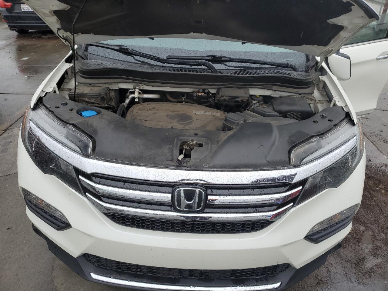 2017 Honda Pilot - Image 12