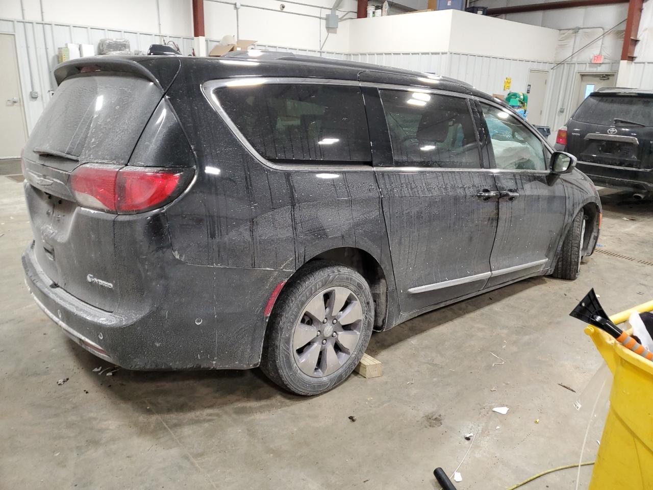 2019 Chrysler Pacifica - Image 3