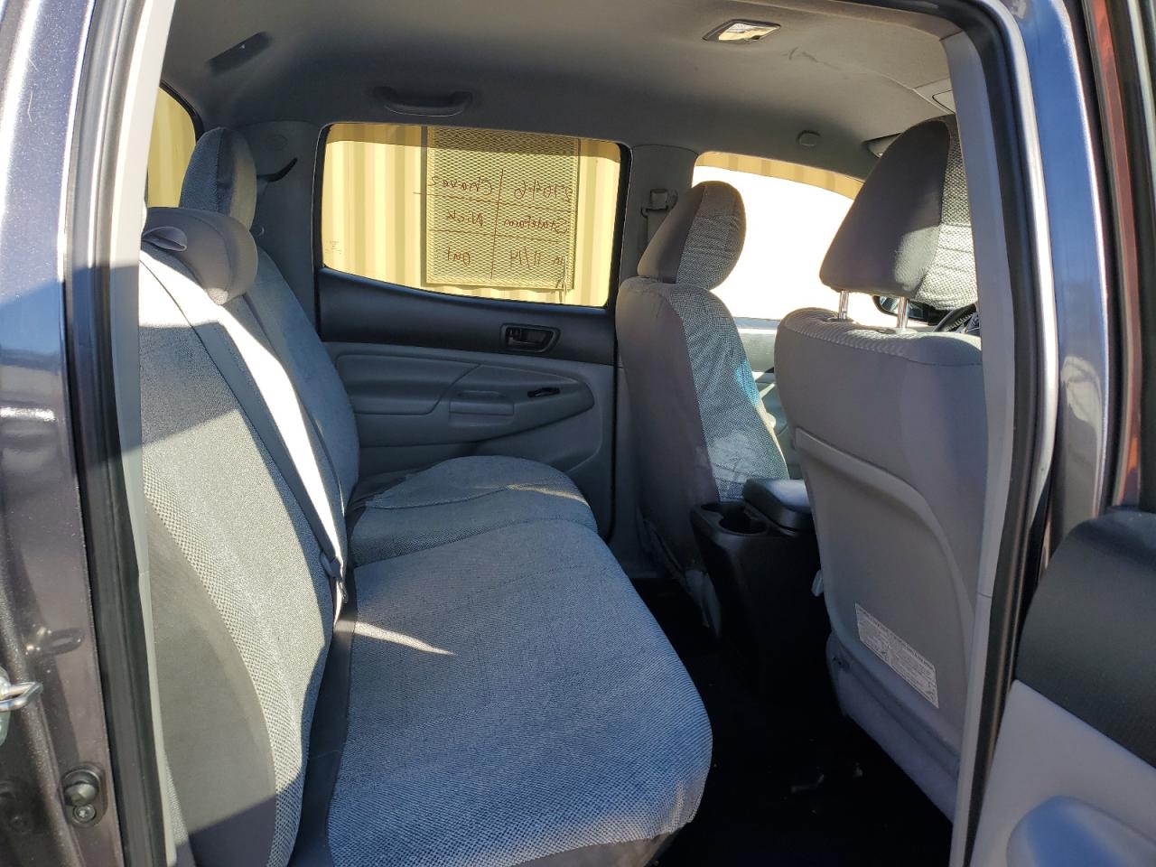 2015 Toyota Tacoma - Image 10