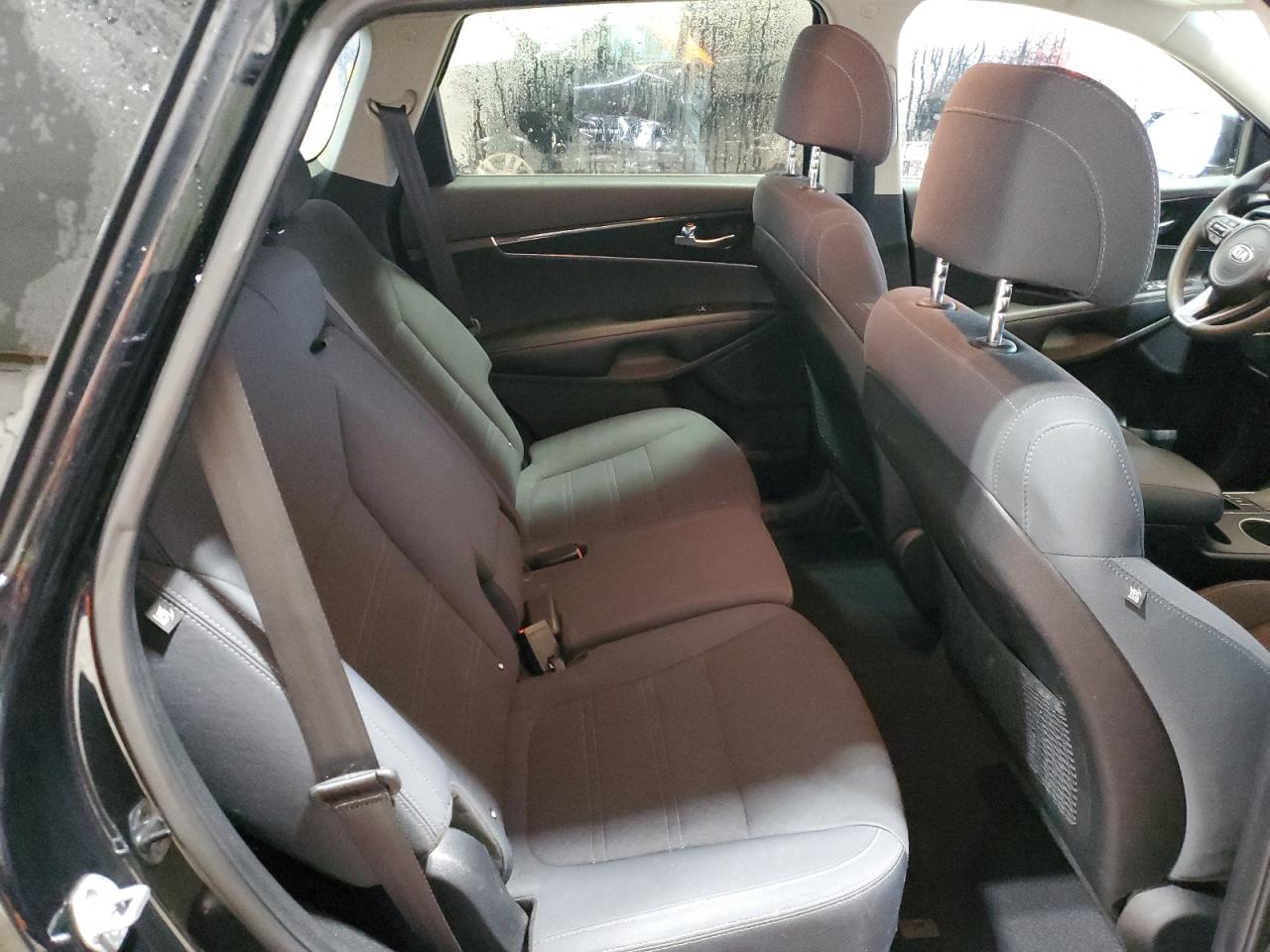 2017 Kia Sorento - Image 11