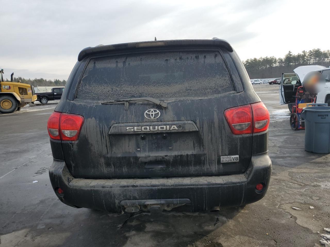 2016 Toyota Sequoia - Image 6