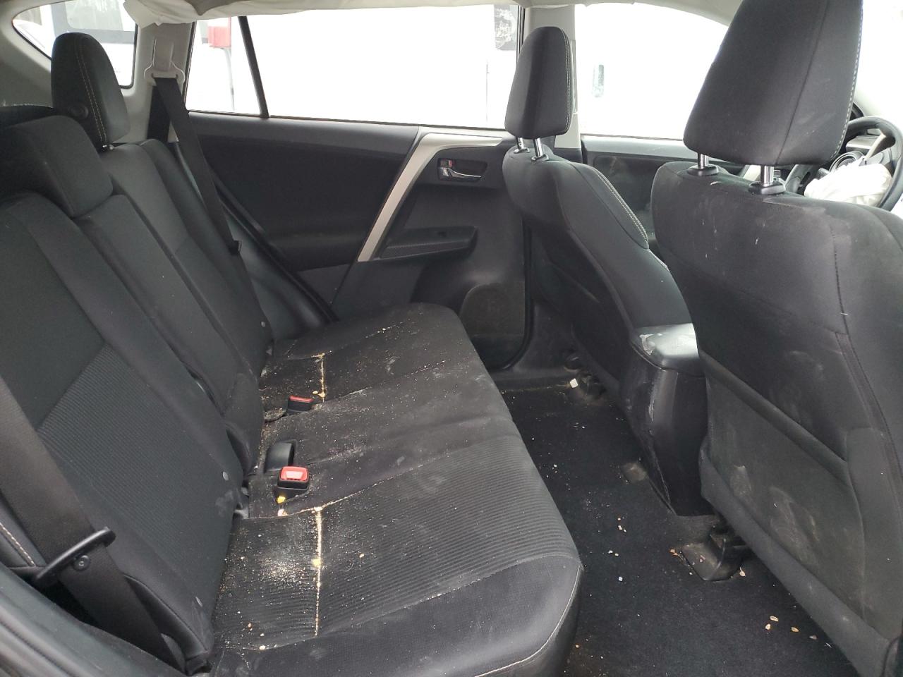 2015 Toyota RAV 4 - Image 11