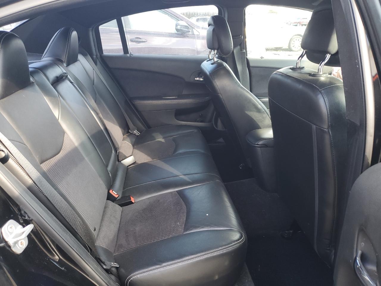2012 Chrysler 200 - Image 10