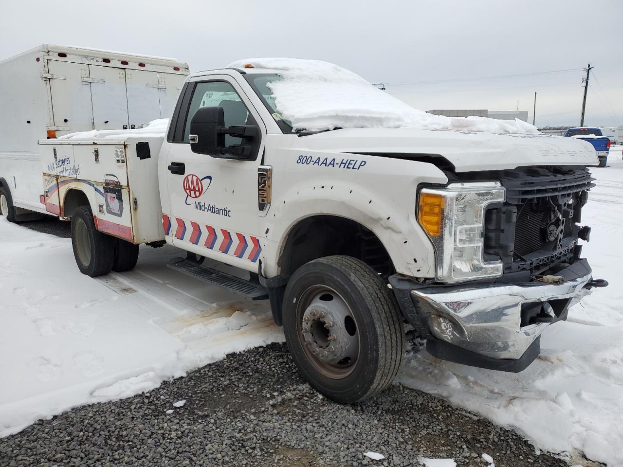 2017 Ford F450 - Image 4