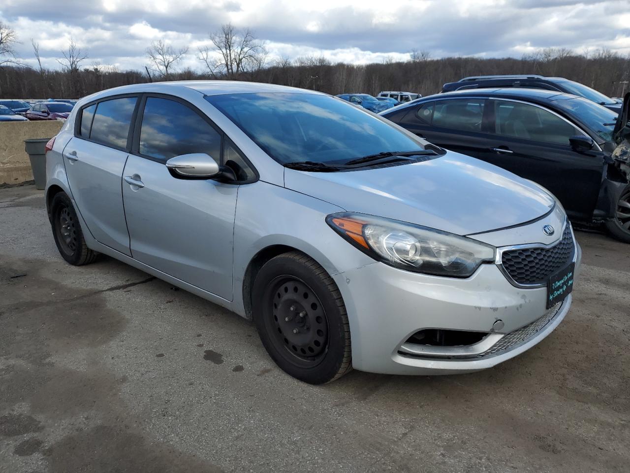 VIN KNAFK5A86G5629939 2016 KIA FORTE no.4