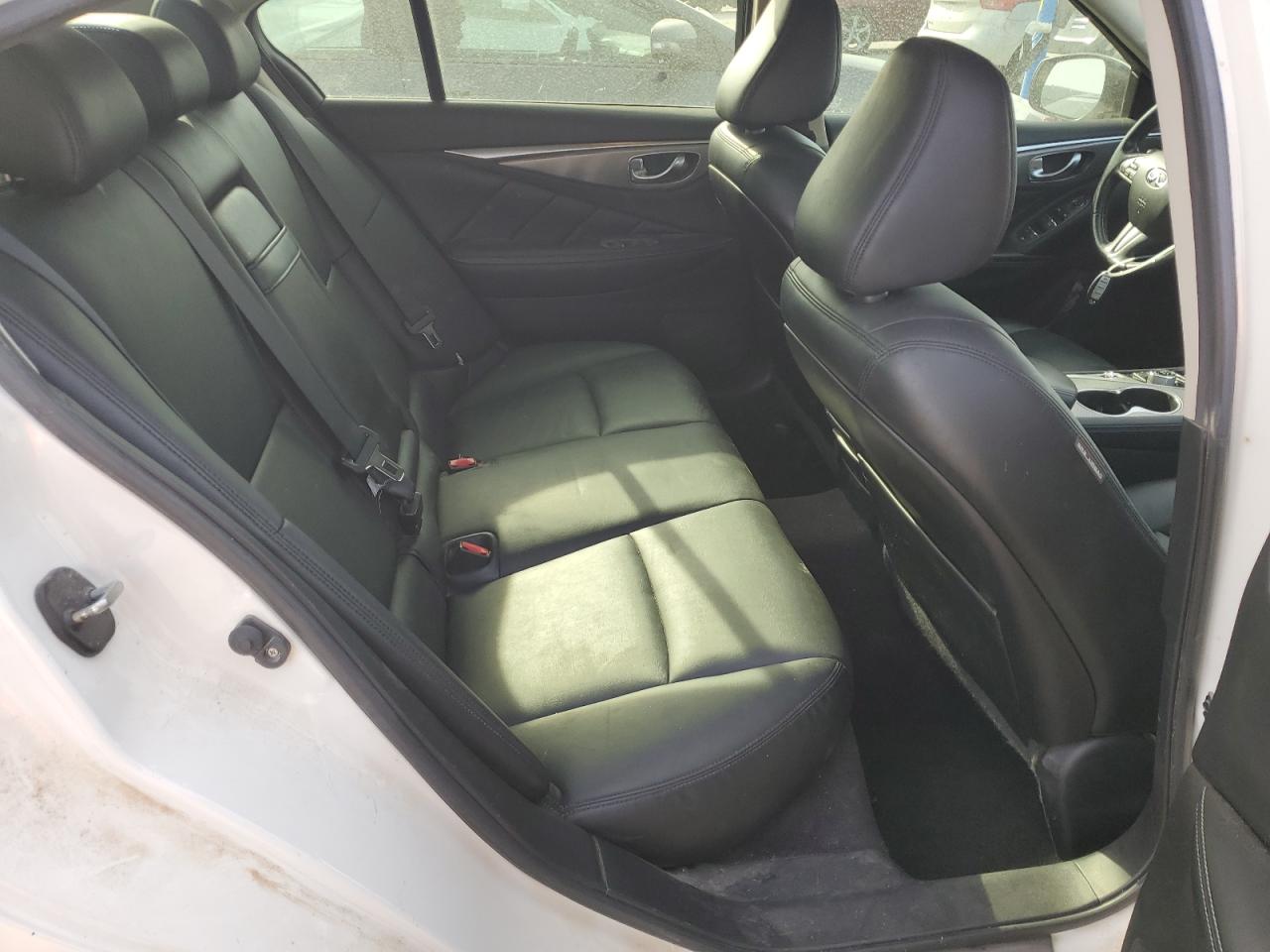 2015 Infiniti Q50 - Image 10