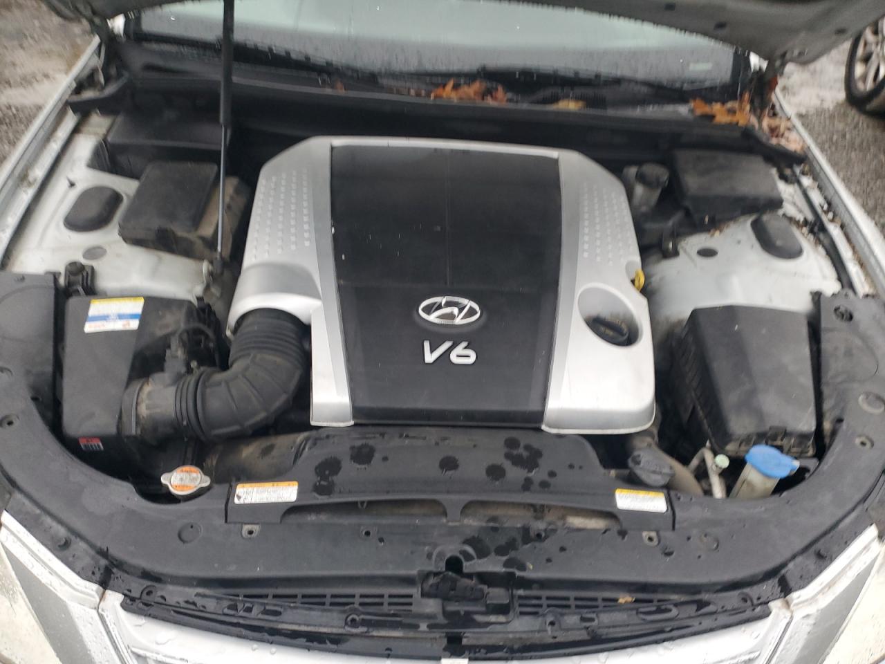 2011 Hyundai Genesis - Image 11