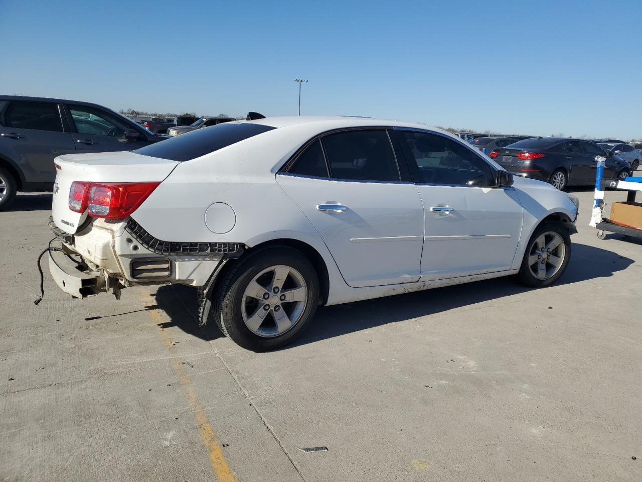 VIN 1G11B5SL3EF116499 2014 CHEVROLET MALIBU no.3