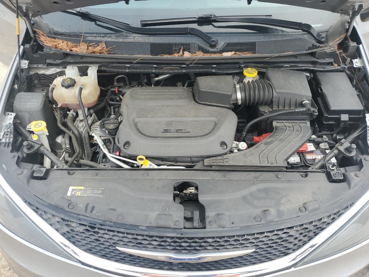 2020 Chrysler Voyager - Image 13